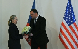 Premiér Petr Nečas a americká ministryně zahraničí Hillary Clintonová se shodli na vybudování společného centra pro bezpečnou jadernou energetiku.
