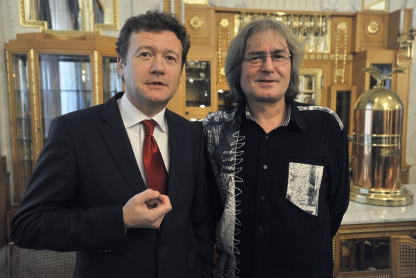 Houslový virtuos Ivan Ženatý (vlevo) a bývalý sbormistr pěveckého sboru Bambini di Praga Bohumil Kulínský.