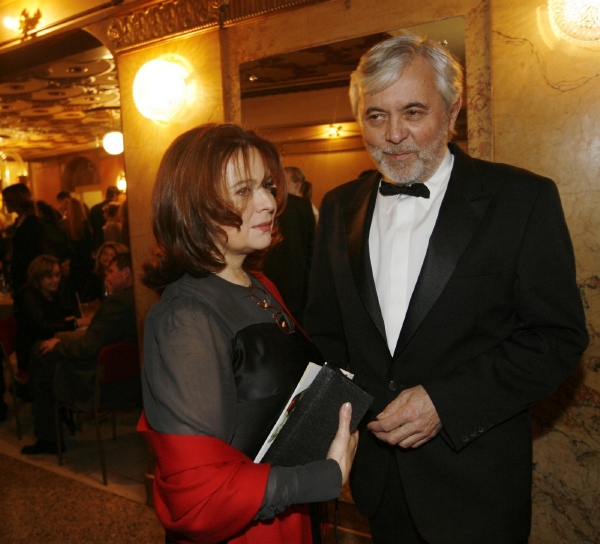 Libuše Šafránková a Josef Abrhám se setkají jako partneři ve filmové romanci Přijde letos Ježíšek? Libuše Šafránková a Josef Abrhám se setkají jako partneři ve filmové romanci Přijde letos Ježíšek?
