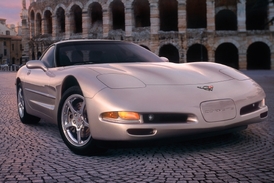 Chevrolet Corvette z roku 1999.