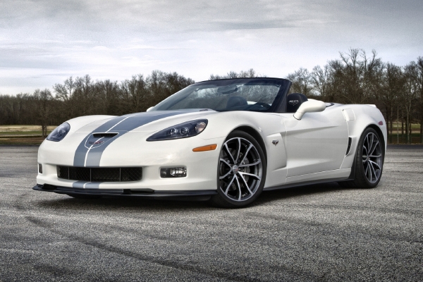 Nová Corvette 427 Convertible Collector 's Edition k šedesátinám.