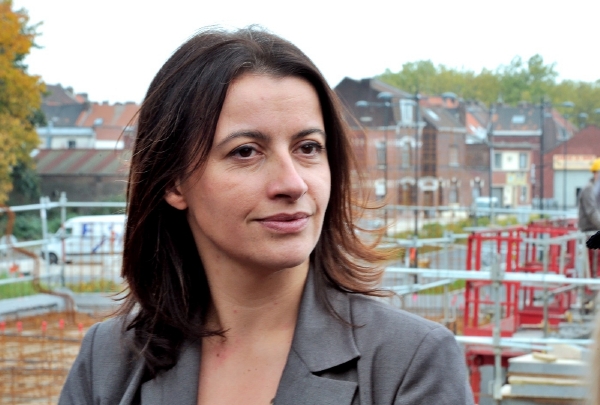 Ministryně pro bydlení Cécile Duflotová. Ministryně pro bydlení Cécile Duflotová.