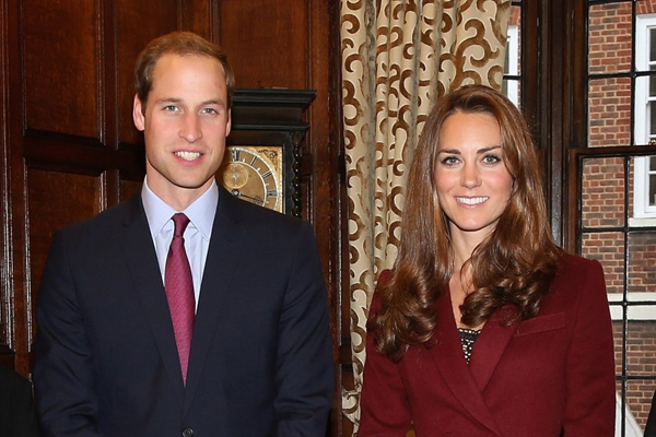 Kate a William se radují, přestože vévodkyni trápí ukrutné ranní nevolnosti. Kate a William se radují, přestože vévodkyni trápí ukrutné ranní nevolnosti.