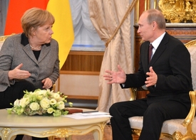 Druhá se třetím. Angela Merkelová a Vladimir Putin.