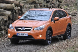 Subaru XV s přehledem zvládne lehký terén.