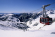 ARINSAL, ANDORRA. Areál vhodné zejméně pro mírně pokročilé a pokročilé lyžaře, kteří tu najdou dohromady 32 tratí. Otevřeno má navíc až do dubna. Permanentka na šest dní tu vyjde na 132 až 153 euro (3400 až 3970 korun).