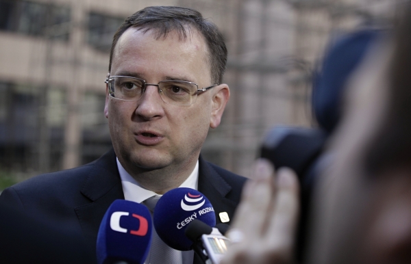 Opoziční poslanec Miroslav Váňa (ČSSD) považuje Nečasovu (na fotografii) neúčast na interpelacích za arogantní chování. Opoziční poslanec Miroslav Váňa (ČSSD) považuje Nečasovu (na fotografii) neúčast na interpelacích za arogantní chování.