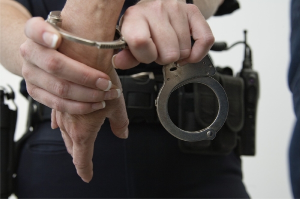 Policie v kauze dovozu pohonných hmot z Německa a Rakouska zadržela 11 lidí (ilustrační foto). Policie v kauze dovozu pohonných hmot z Německa a Rakouska zadržela 11 lidí (ilustrační foto).
