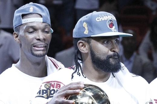 Po americkém fotbalu a baseballu je další ostře sledovanou událostí v USA finále basketbalové NBA. Letos se titul vrátil do slunného Miami. Triumf hráčů Miami Heat odstartoval jednu velkou oslavnou party.