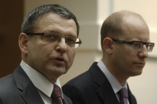 Místopředseda ČSSD Lubomír Zaorálek (vlevo) a předseda ČSSD Bohumil Sobotka. Místopředseda ČSSD Lubomír Zaorálek (vlevo) a předseda ČSSD Bohumil Sobotka.