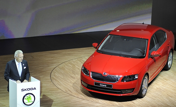 V současnosti Škoda prodává přes 400 tisíc Octavií ročně. Od uvedení vozu na trh před 16 lety automobilka vyrobila přes 3,7 milionu exemplářů modelu Octavia. 