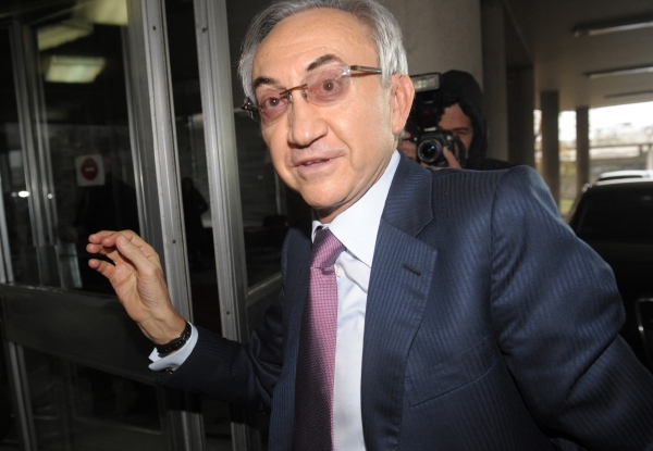 Největší srbský zazobanec Miroslav Mišković. Největší srbský zazobanec Miroslav Mišković.
