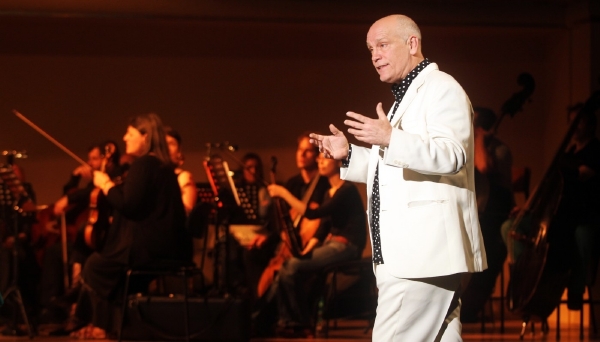 Na Pražské jaro se znovu vrátí John Malkovich. Na Pražské jaro se znovu vrátí John Malkovich.