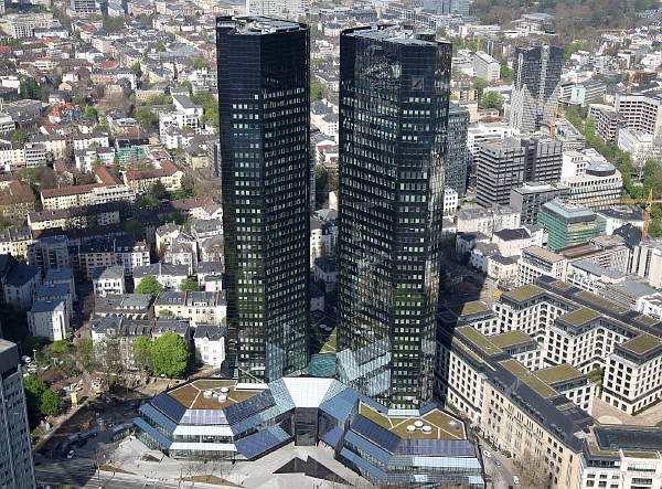 Centrála Deutsche Bank ve Frankfurtu nad Mohanem. Centrála Deutsche Bank ve Frankfurtu nad Mohanem.