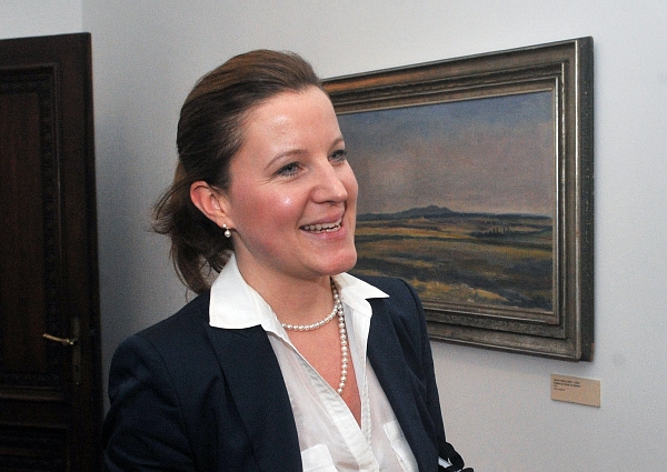 Nová ministryně obrany Karolína Peake (LIDEM). Nová ministryně obrany Karolína Peake (LIDEM).