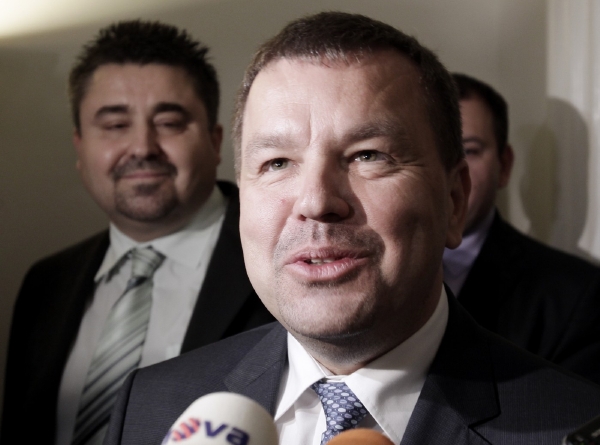 Tomáš Úlehla (vlevo) není spokojen se svým poslaneckým platem.