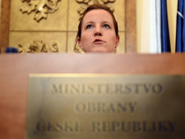 Ministryně obrany Karolína Peake.