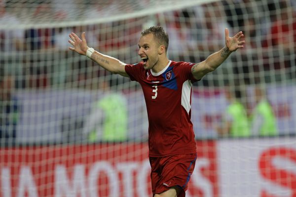 Obránce Michal Kadlec se po zranění vrátil k tréninku.
