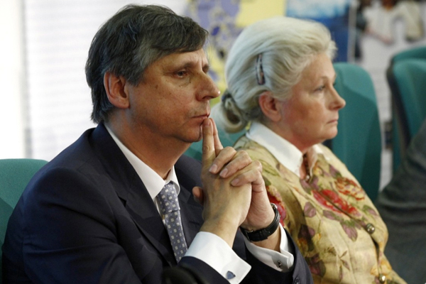 Zuzana Roithová obdržela číslo jedna, Jan Fischer má dvojku. Zuzana Roithová obdržela číslo jedna, Jan Fischer má dvojku.