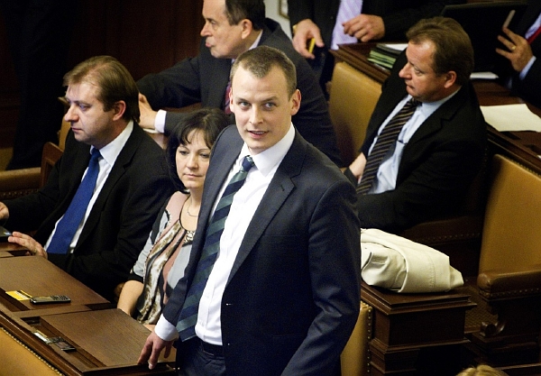Stane se prvním náměstkem ministryně obrany Viktor Paggio?