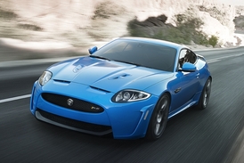 Ani pro Jaguar XKR nebudou muset šejkové daleko.