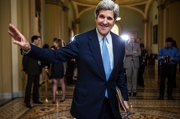 Kerry je demokratickým senátorem za stát Massachusetts a v Senátu má silné vazby na demokraty i republikány. Kerry je demokratickým senátorem za stát Massachusetts a v Senátu má silné vazby na demokraty i republikány.