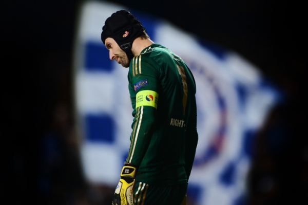 Gólman Chelsea Petr Čech.