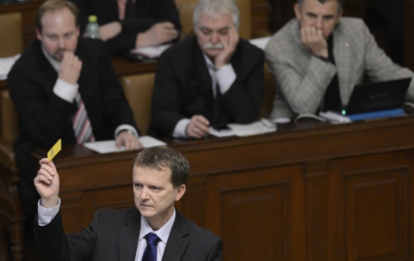 Zákon, který mimo jiné zvyšuje daň z přidané hodnoty, se nyní vrací do Poslanecké sněmovny.