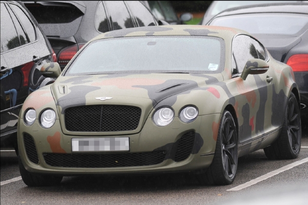 Výstřední Ital Mario Balotelli svou pověst nezapřel.