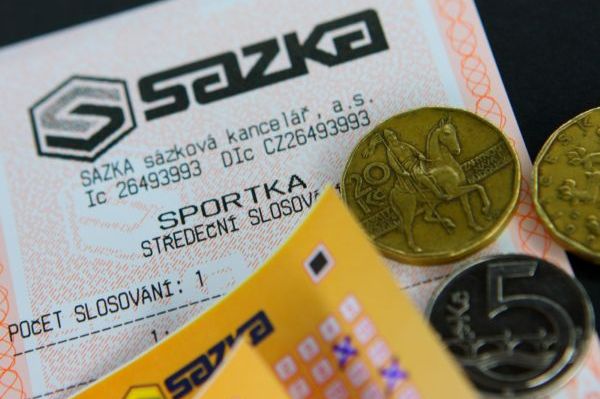PPF se vzdala loterií, Sazku definitivně ovládl Karel Komárek prostřední. PPF se vzdala loterií, Sazku definitivně ovládl Karel Komárek prostřední.