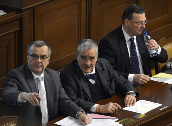 Poslanci se budou věnovat zejména schvalování státního rozpočtu a normám, které jim vrátil prezident nebo předložil Senát. Poslanci se budou věnovat zejména schvalování státního rozpočtu a normám, které jim vrátil prezident nebo předložil Senát.