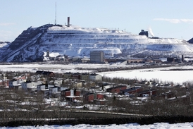Kiruna se kvůli rozšiřující se těžbě propadá.
