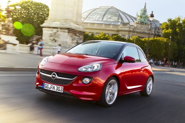 Opel brzy vypustí na trh malý vůz s názvem Adam.
