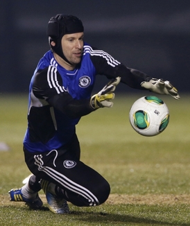Na stadion Sparty se s Chelsea podívá i gólman Petr Čech.