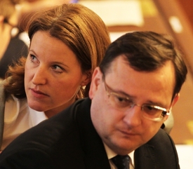 Karolína Peake a Petr Nečas.
