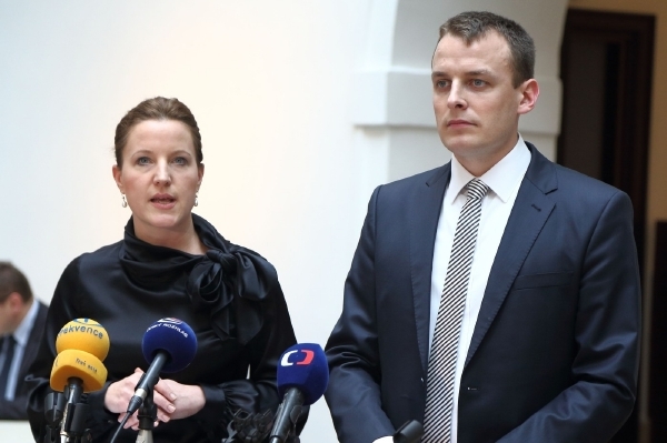Karolina Peake a Viktor Paggio.