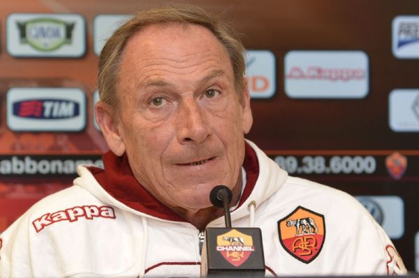 Trenér Zdeněk Zeman. Trenér Zdeněk Zeman.
