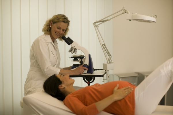 Cílem vaginogymnastiky je posílit pánevní dno, které je důsledkem několika měsíčního tlaku hlavičky dítěte a napětí při porodu značně povolené až zdeformované.