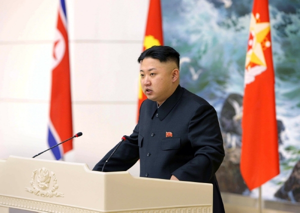 "Vyrobte větší rakety!" vzkazuje Kim Čong-un severokorejským vědcům. "Vyrobte větší rakety!" vzkazuje Kim Čong-un severokorejským vědcům.