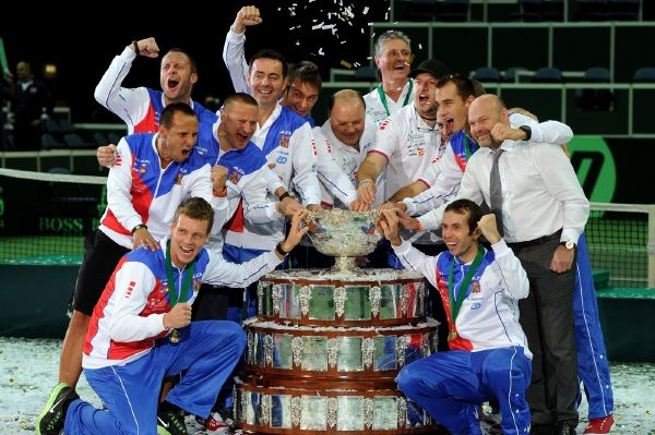 Češi po 32 letech získali Davis Cup.