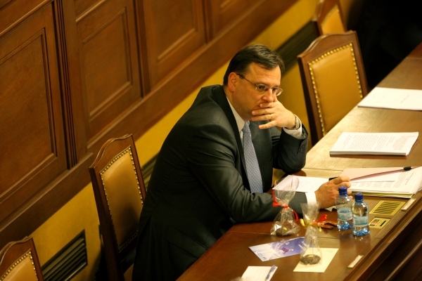 Petr Nečas spoléhá na "volné radikály". Petr Nečas spoléhá na "volné radikály".