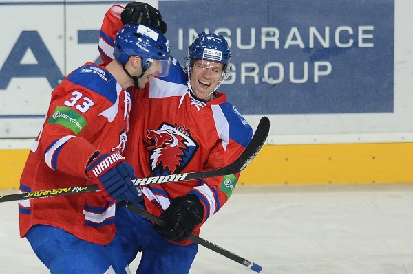 Hokejisté pražského Lva v KHL rozhodně ostudu nedělají.