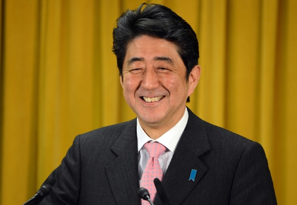 Staronový japonský premiér Šinzó Abe.