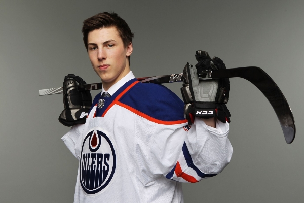 Hned v úvodním utkání mistrovství světa hokejistů do 20 let v Ufě ukázal své kvality kanadský útočník Ryan Nugent-Hopkins.