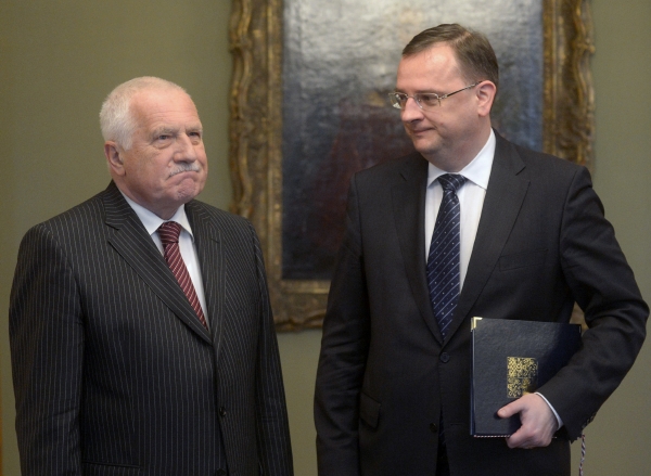 Prezident Václav Klaus (vlevo) s Petrem Nečasem. Prezident Václav Klaus (vlevo) s Petrem Nečasem.