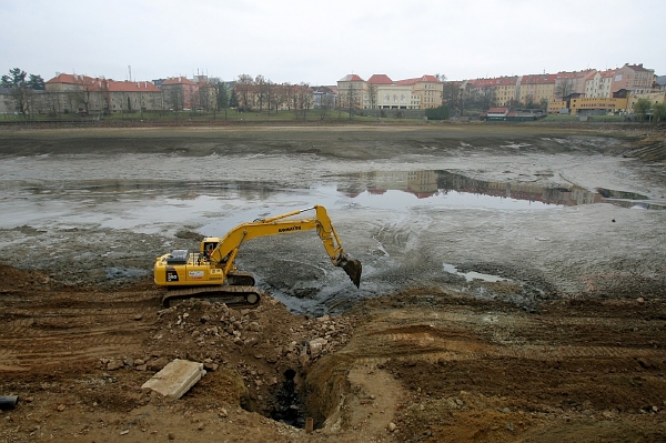 Odbahnění nádrže Jordán o rozloze 51 hektarů by mělo být hotovo v roce 2014. 