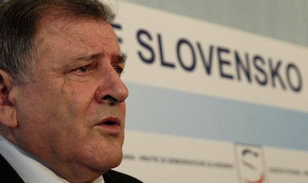 Bývalý slovenský premiér Vladimír Mečiar. Bývalý slovenský premiér Vladimír Mečiar.