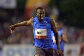 Atletický král Usain Bolt je stále k nezastavení.