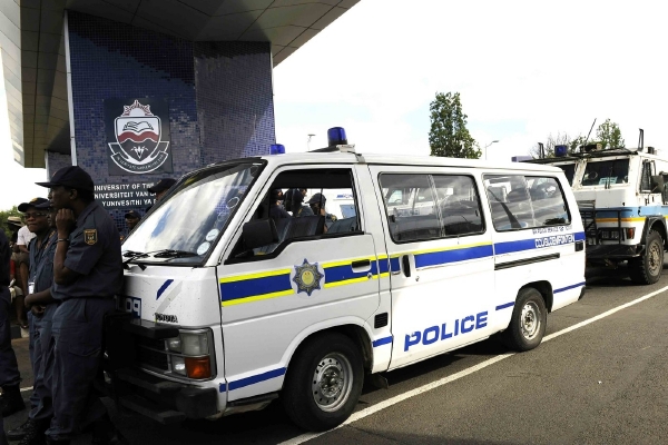 Nejméně šest uchazečů o místo stážisty u dopravní policie v Jihoafrické republice zemřelo při náborových testech fyzické zdatnosti (ilustrační foto). Nejméně šest uchazečů o místo stážisty u dopravní policie v Jihoafrické republice zemřelo při náborových testech fyzické zdatnosti (ilustrační foto).
