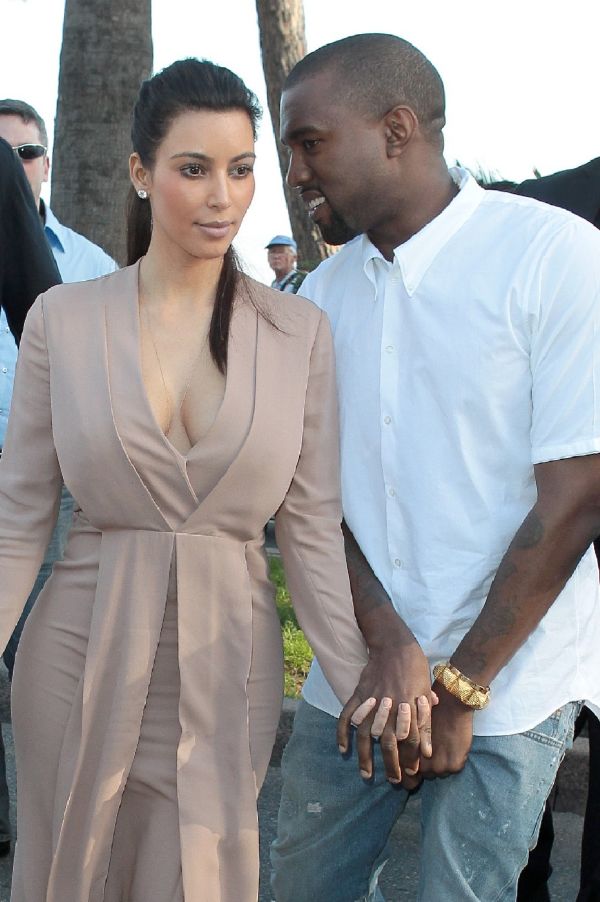 Kim a Kanye čekají prvního potomka.